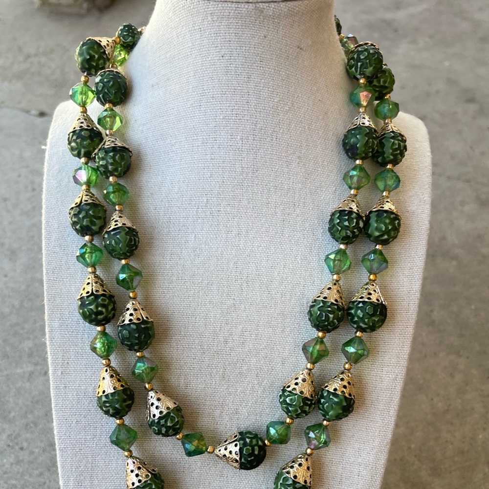 Vintage cocktail necklace carved lucite capped green beads separated crystal
